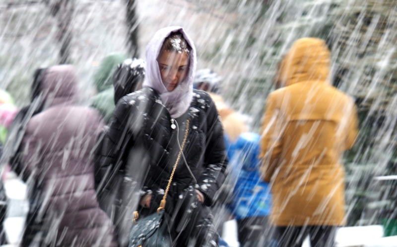 Снег и похолодание ждут москвичей во вторник