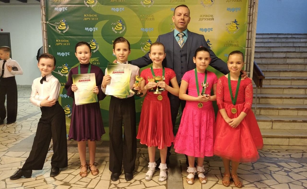 Танцевальный конкурс «Кубок друзей» принес золото и бронзу парам из Краснопахорского