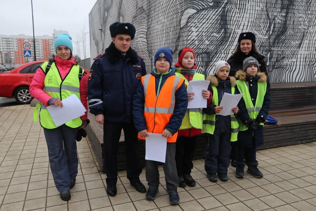 В Новой Москве к профилактической акции «Родительский патруль» присоединились юные инспекторы движения