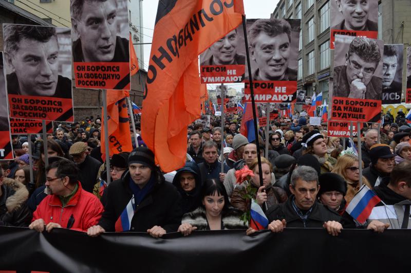 ГУ МВД: В Москве марш памяти Немцова собрал около 8 тыс человек. Фото: Александр Казаков