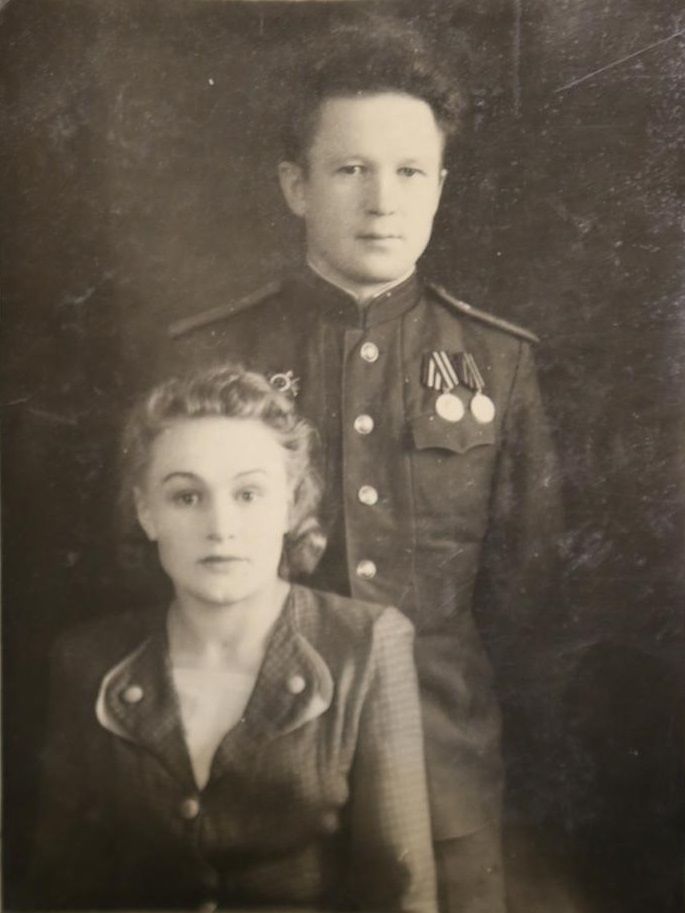 Валентина Ивановна Соколова в 1944 году вышла замуж за своего одноклассника Сергея, став женой военного. Фото из личного архива