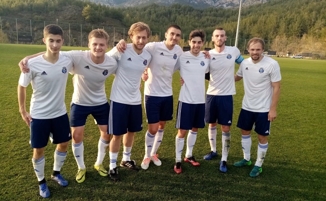 Футболисты из Московского провели товарищеский матч в Турции