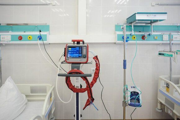 Свыше 770 аппаратов искусственной вентиляции легких установят в инфекционном центре Вороновского