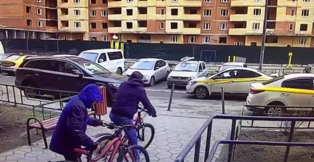 В ТиНАО сотрудники полиции задержали одного из подозреваемых в краже велосипедов