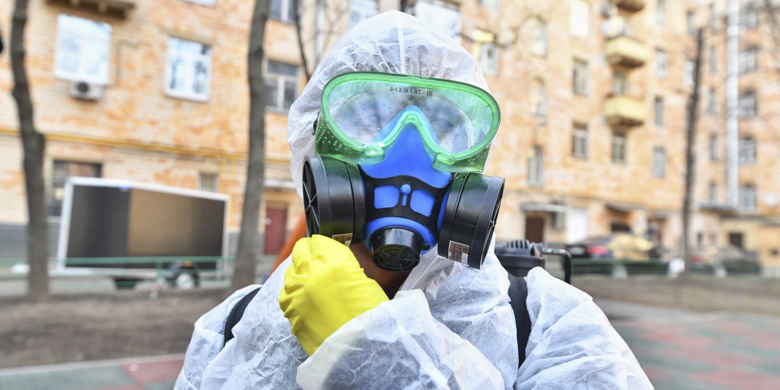 В работе использовали дезинфицирующие растворы и средства индивидуальной защиты. Фото: сам мэра Москвы