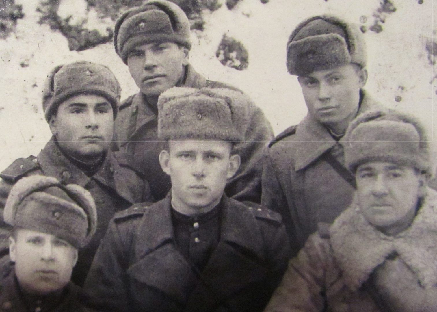 На сохранившемся фото В первом ряду (слева направо) Николай Николаев, Василий Круподеров и Иван Кульков. Во втором ряду имена бойцов до сих пор уточняются. Фото из личного архива