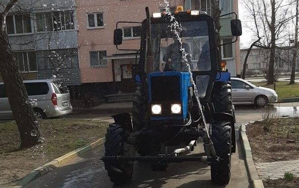 Свыше 190 участков дорожного покрытия промыли в Новофедоровском