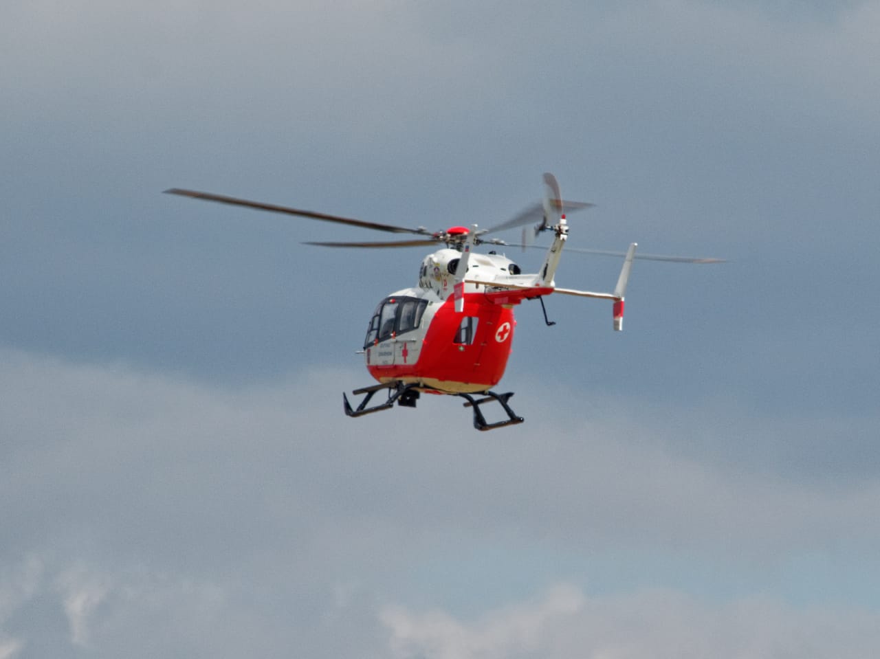 Экипаж дежурного санитарного вертолета вылетел по вызову в Новую Москву