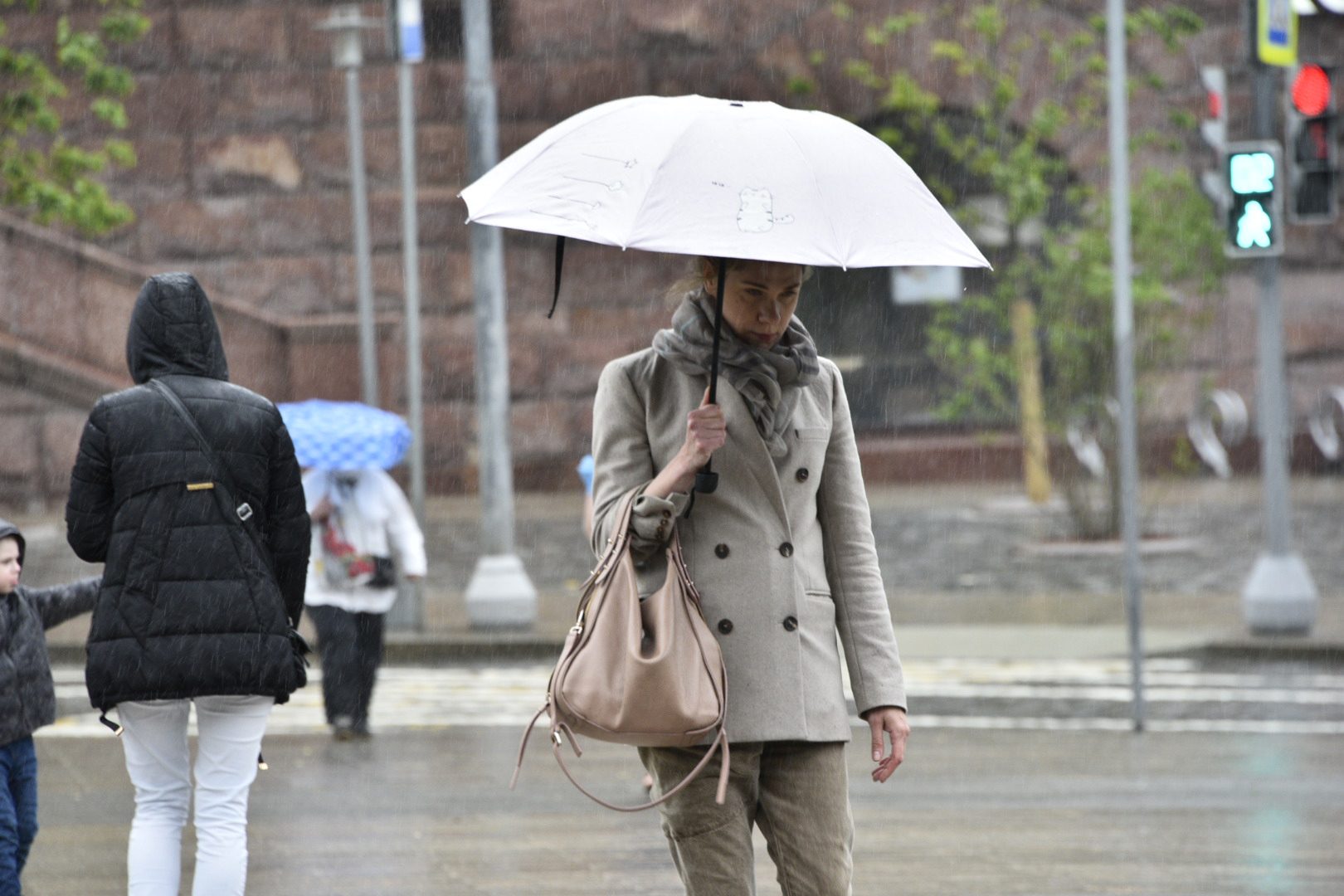 Не стоит забывать про зонт. Фото: Пелагия Замятина