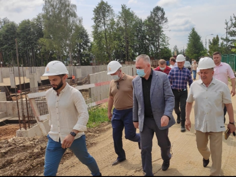 Определили сроки создания фундамента нового корпуса школы в Кленовском  