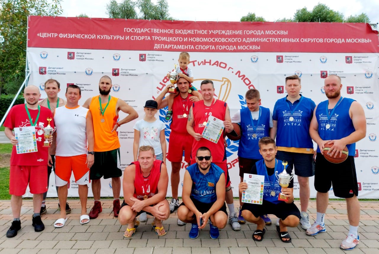 Ребята из Сосенского центра спорта заняли третье место в соревнованиях по стритболу. Фото: официальная страница СЦС в социальных сетях