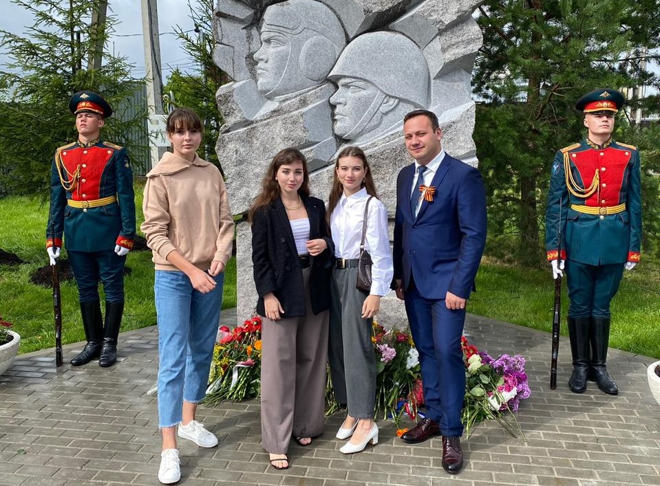 Церемония открытия памятника героям войны состоялась в Вороновском