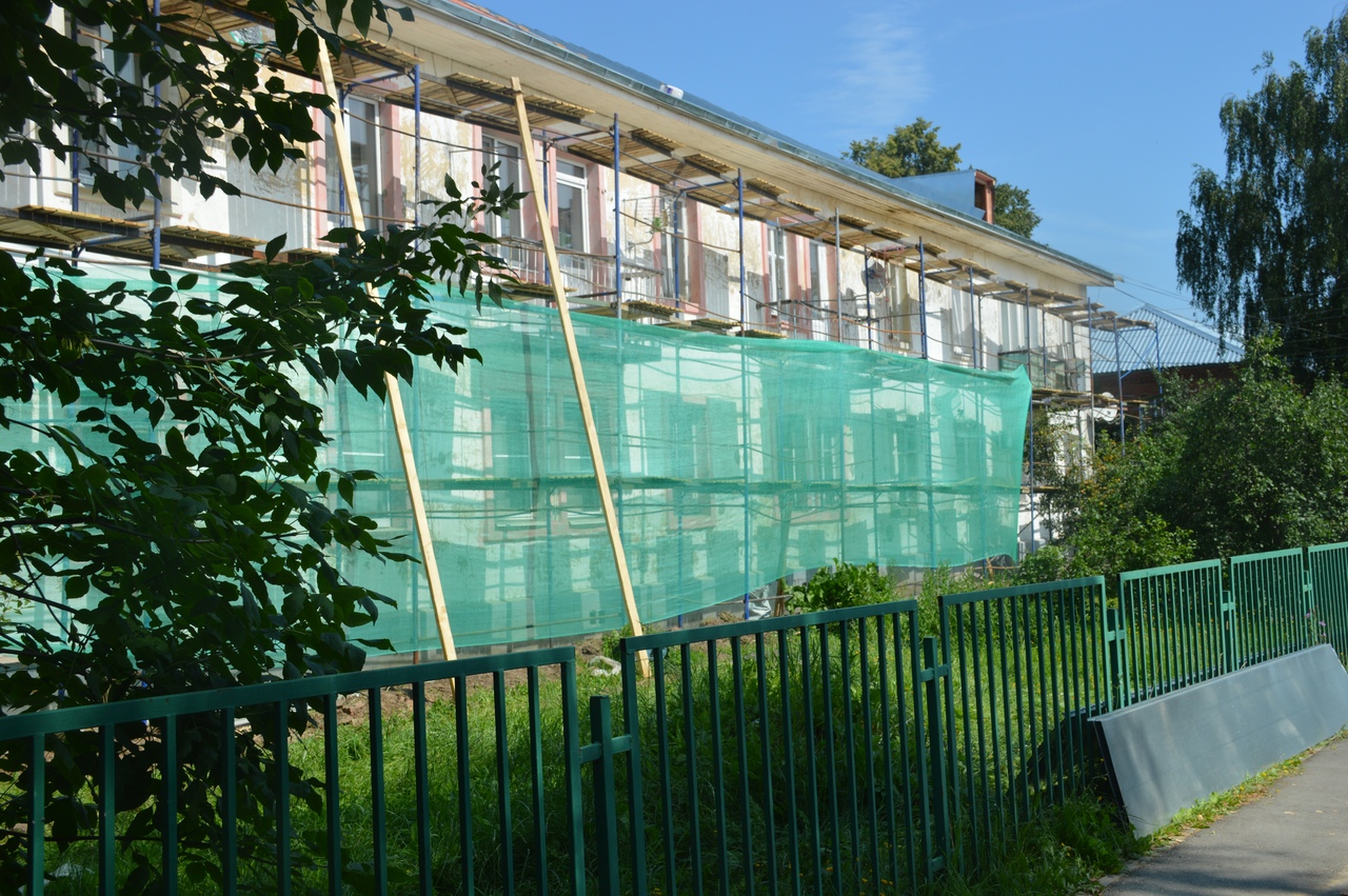 Новый этап обновления фасадов многоквартирных домов начали в Марушкинском