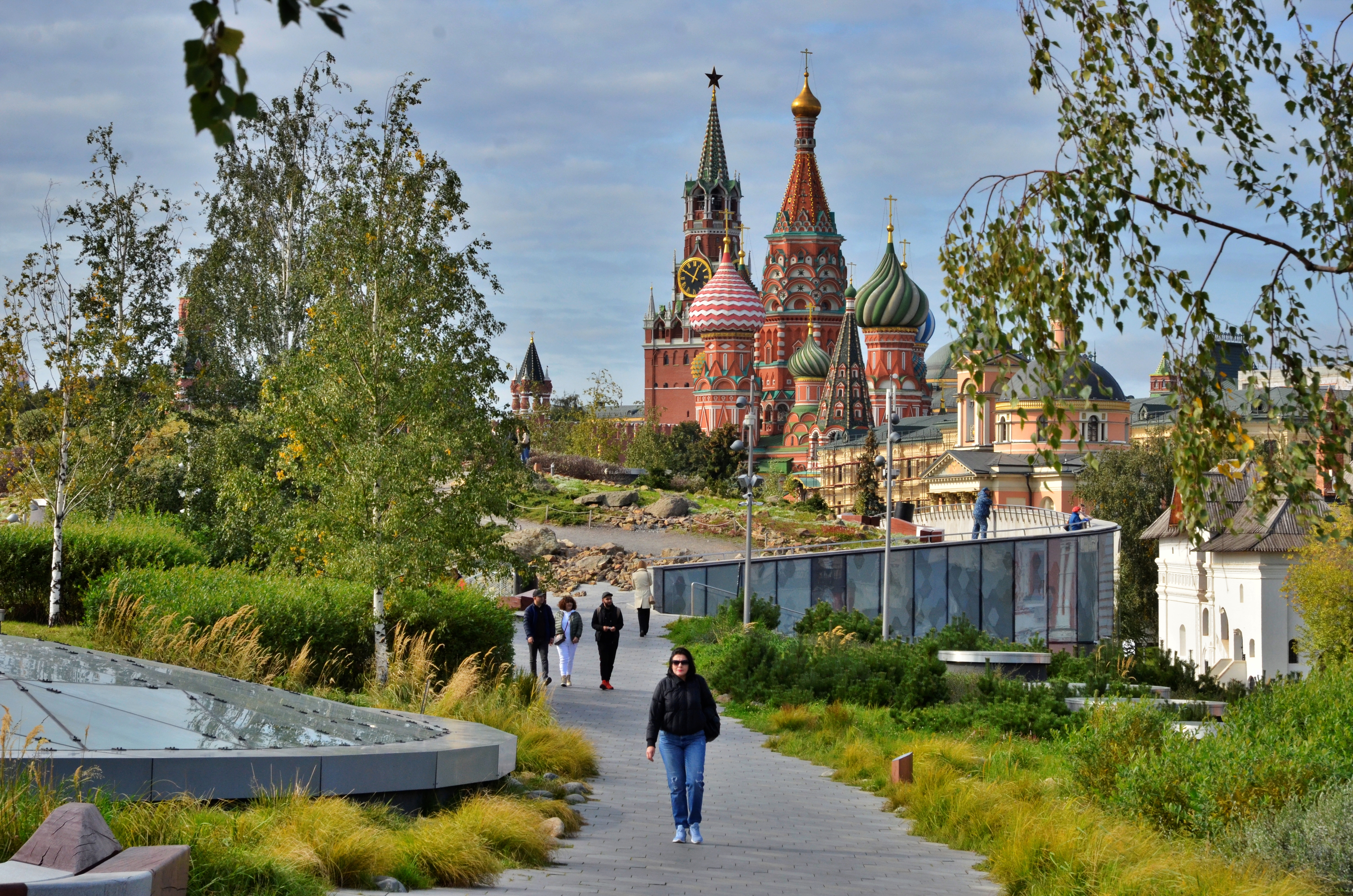 Жители Москвы могут поучаствовать в квесте-прогулке по паркам Москвы и получить подарки