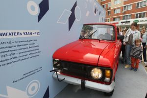 Всего на выставке представили 14 штук различных моделей «Москвича». Фото: Владимир Смоляков 