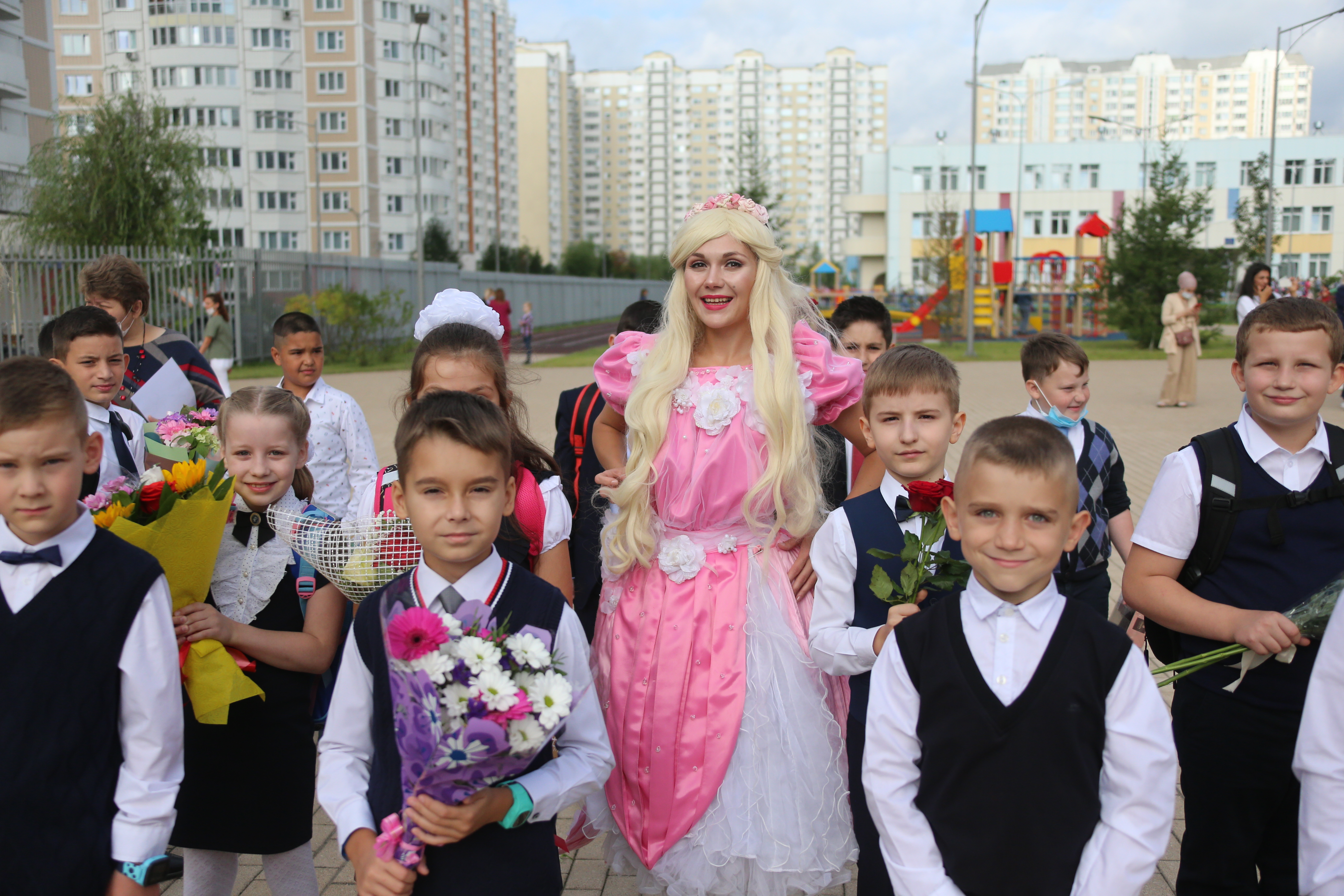 Праздник в Московском запомнится долгожданными веселыми встречами. Фото предоставили в пресс-службе префектуры ТиНАО 
