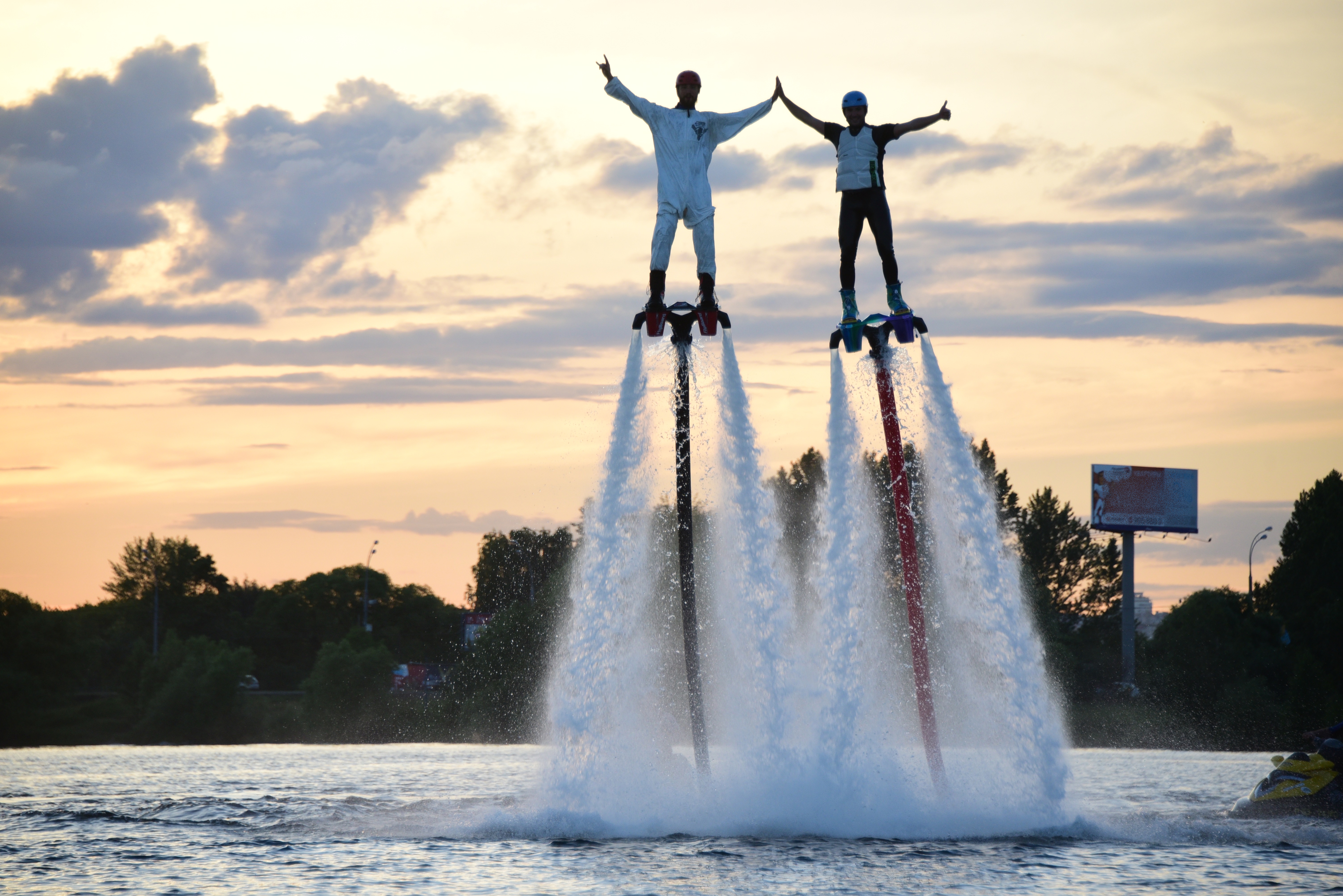 Сапсерферы и флайбордисты выступят на Водоотводном канале в Москве