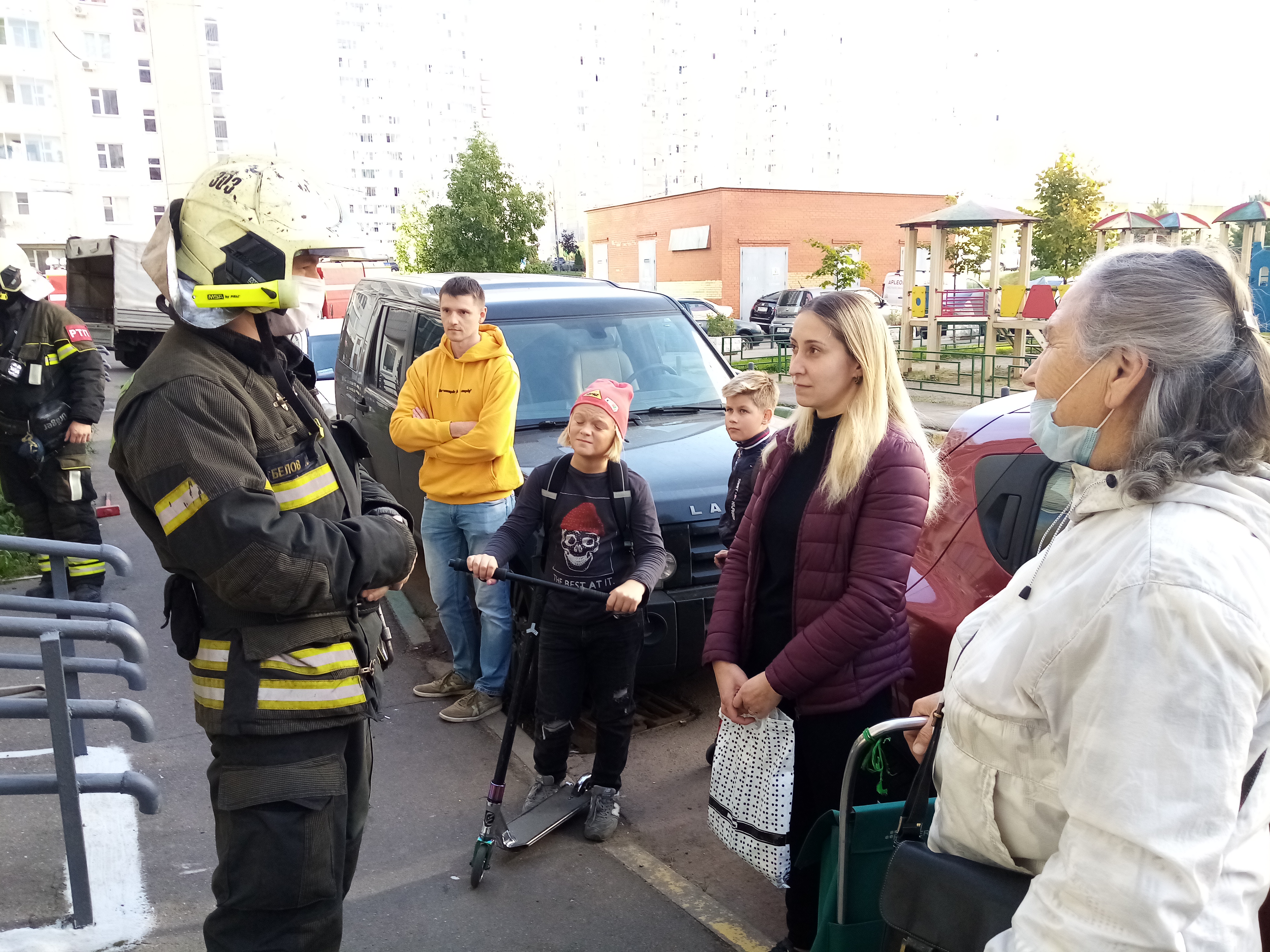 Пожарные рассказали жителям шести поселений Новой Москвы о безопасности