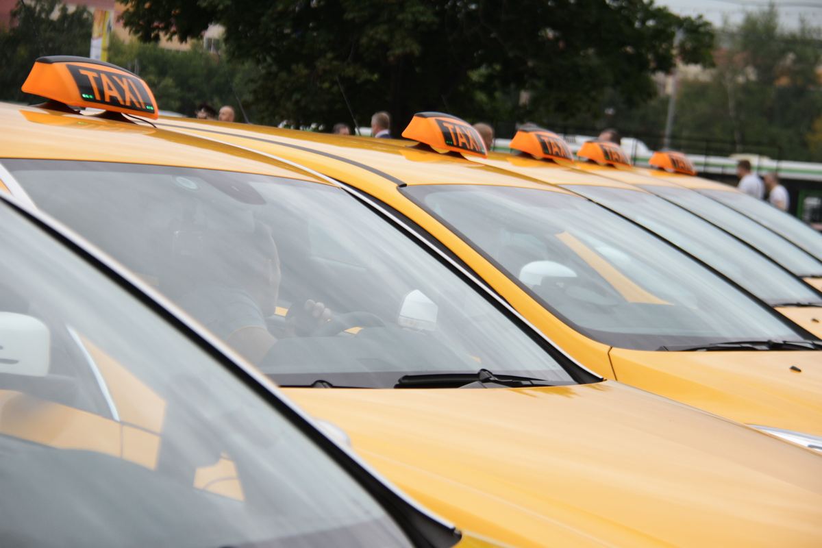 Москва получит электронную базу таксистов