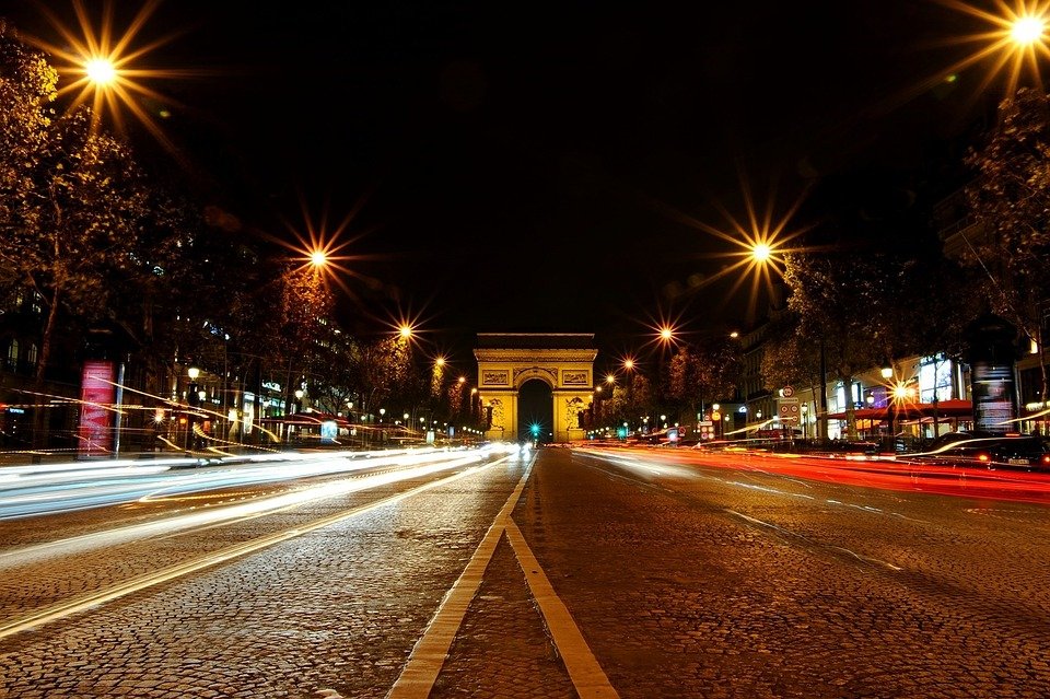 В Париже могут ввести комендантский час из-за угрозы распространения COVID-19. Фото: pixabay.com