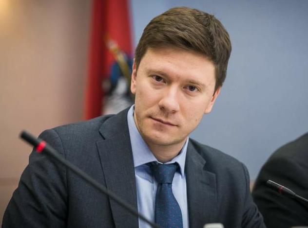 Единорос Козлов требует больше средств в бюджете для обманутых дольщиков