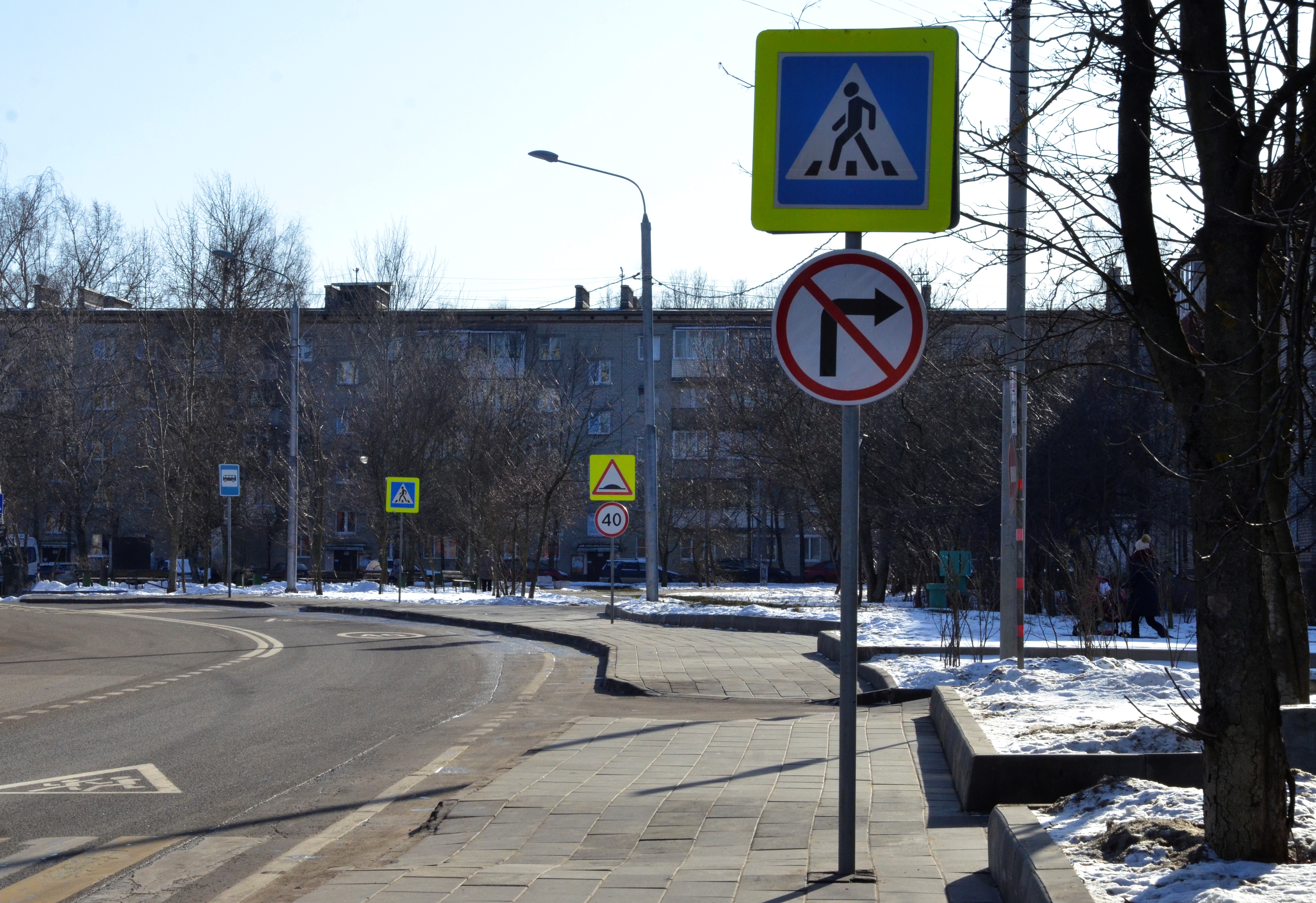 Благоустройство территории рядом с пешеходными переходами завершили в Филимонковском