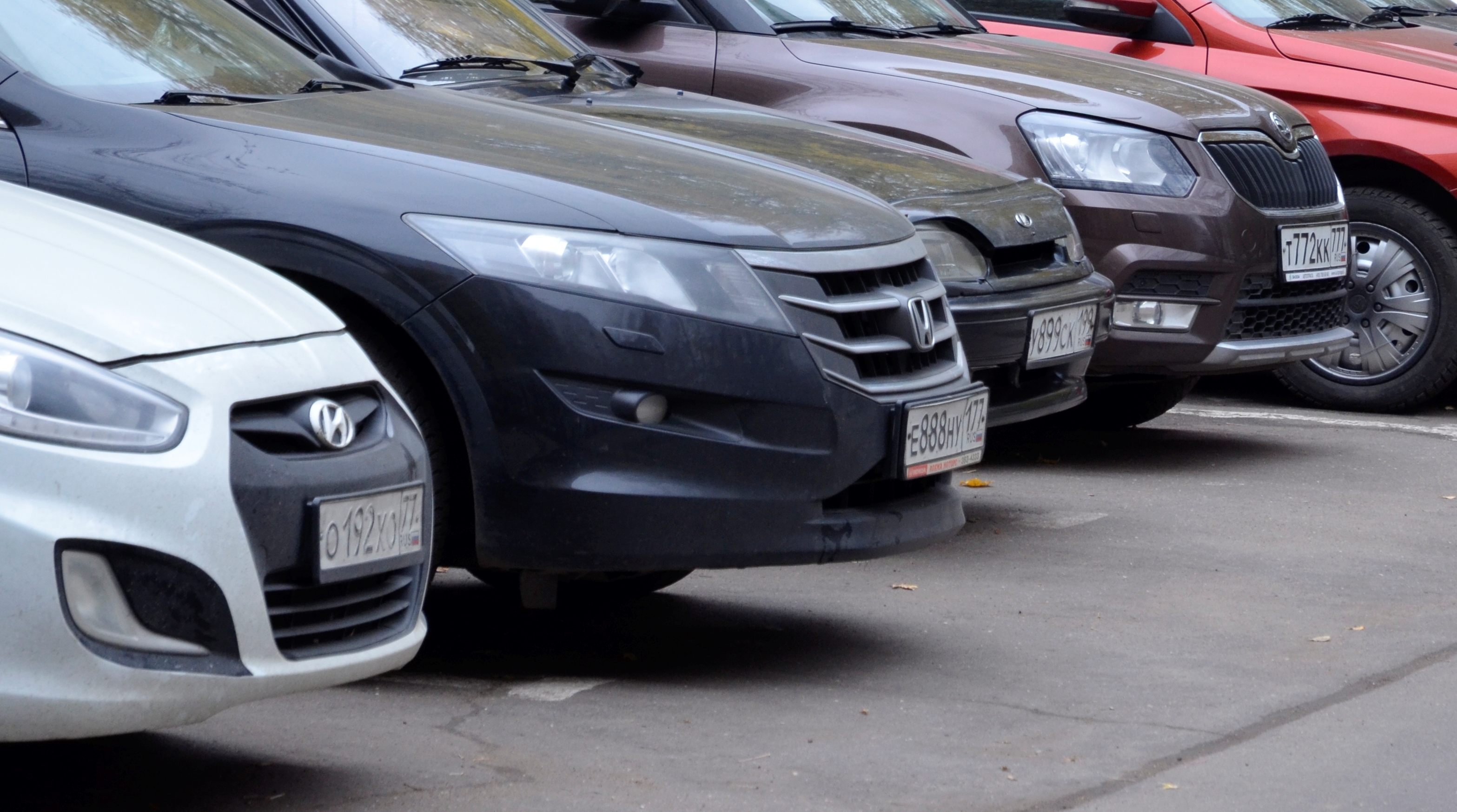 Новые парковочные места ввели в эксплуатацию в Михайлове-Ярцевском