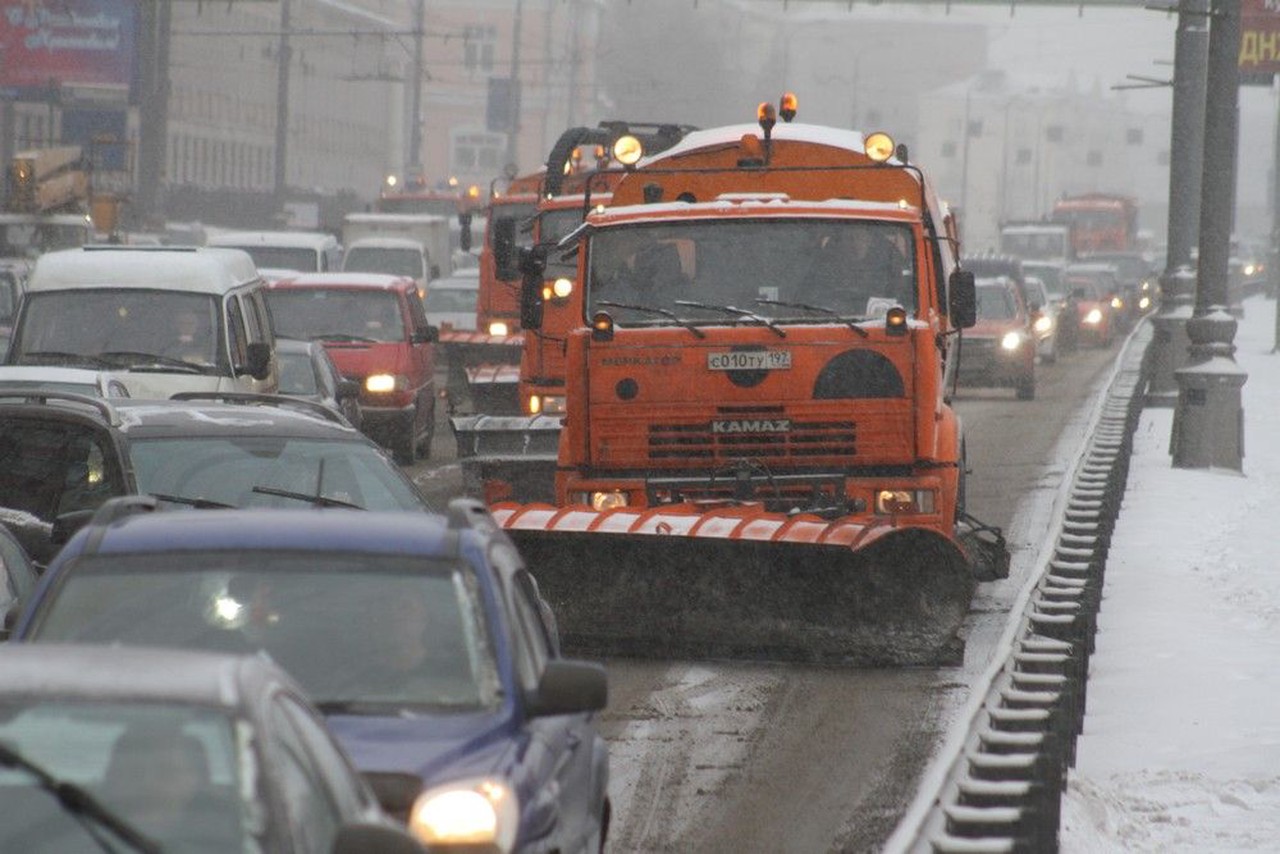 Водителей Москвы призвали к осторожности на дорогах