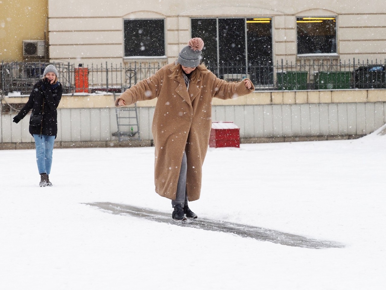 Жителям Москвы пообещали снежную погоду в выходные
