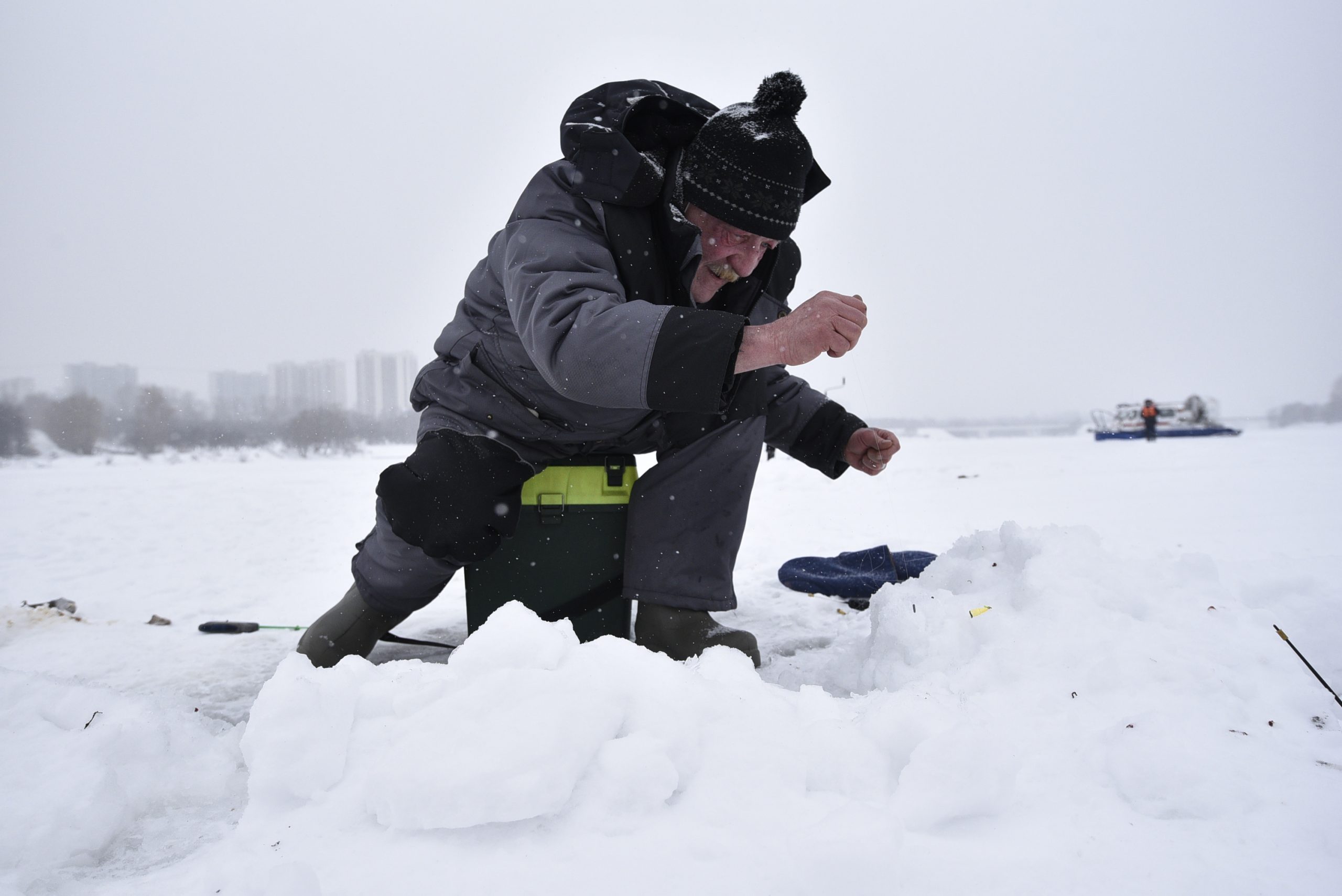 Проверка ледовой обстановки на водоеме прошла в Десеновском