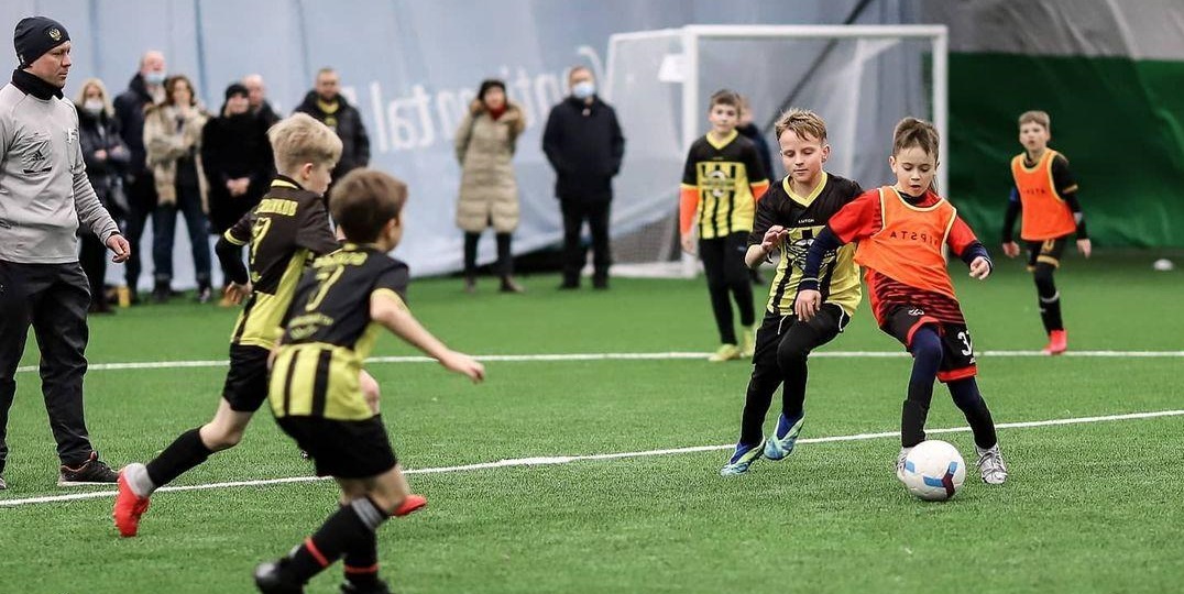 Юные спортсмены из Марушкинского сыграют во втором туре чемпионата Детской футбольной лиги. Фото: страница футбольного клуба в социальных сетях