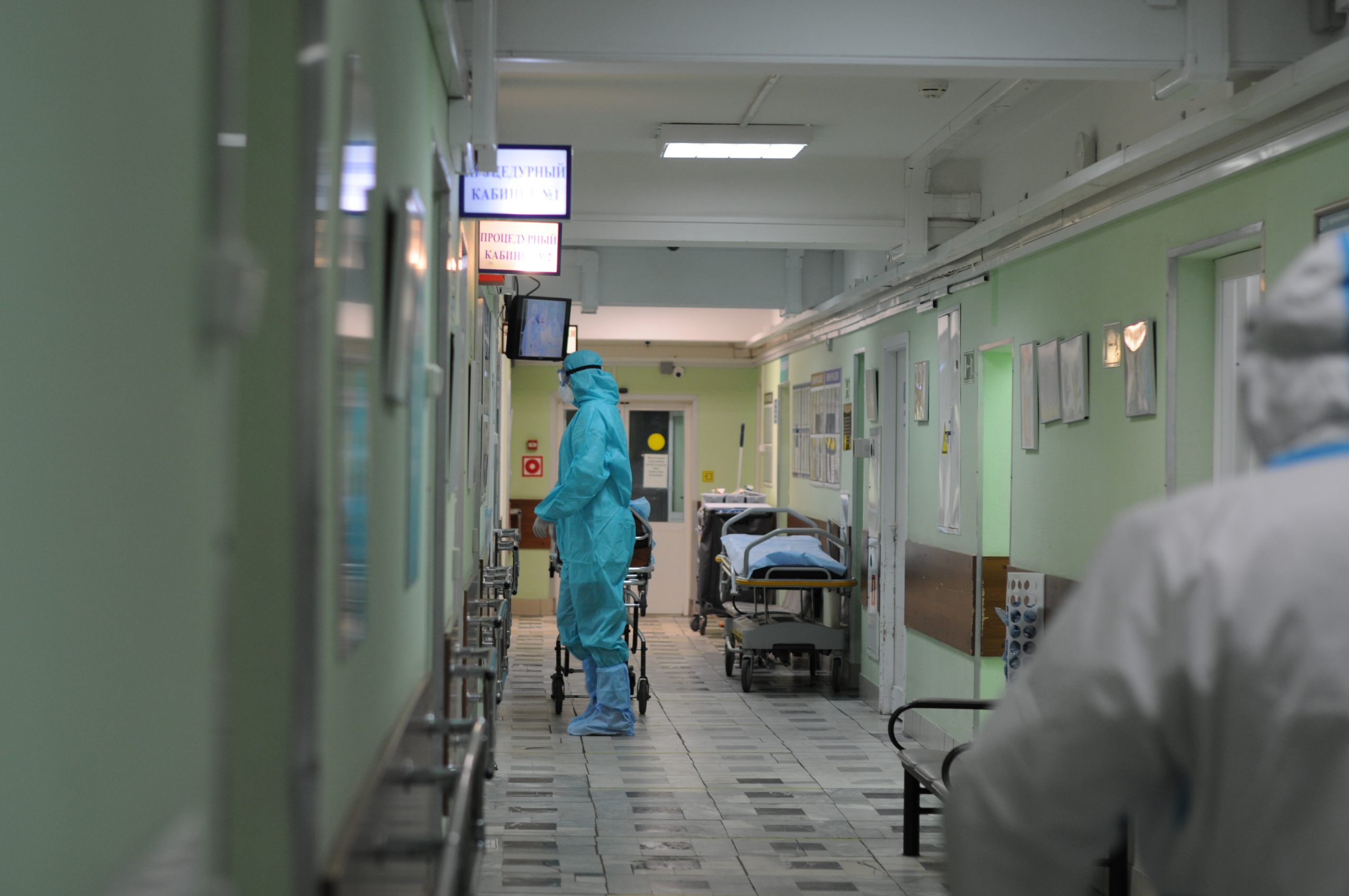 Оперативный штаб сообщил о 2 028 заболевших коронавирусом в Москве