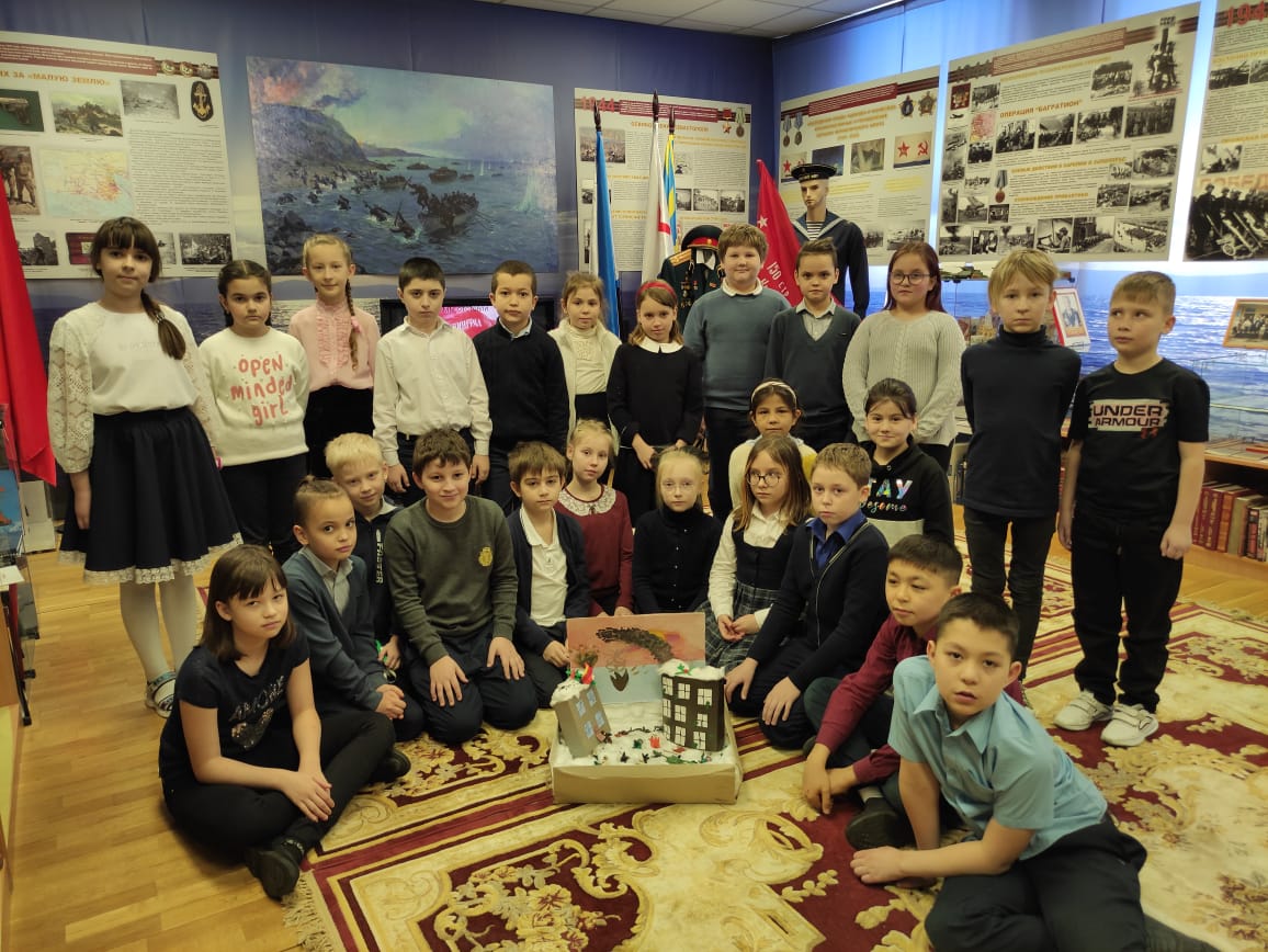 Ученики школы в поселении Мосрентген сделали поделку к уроку мужества в Музее боевой славы