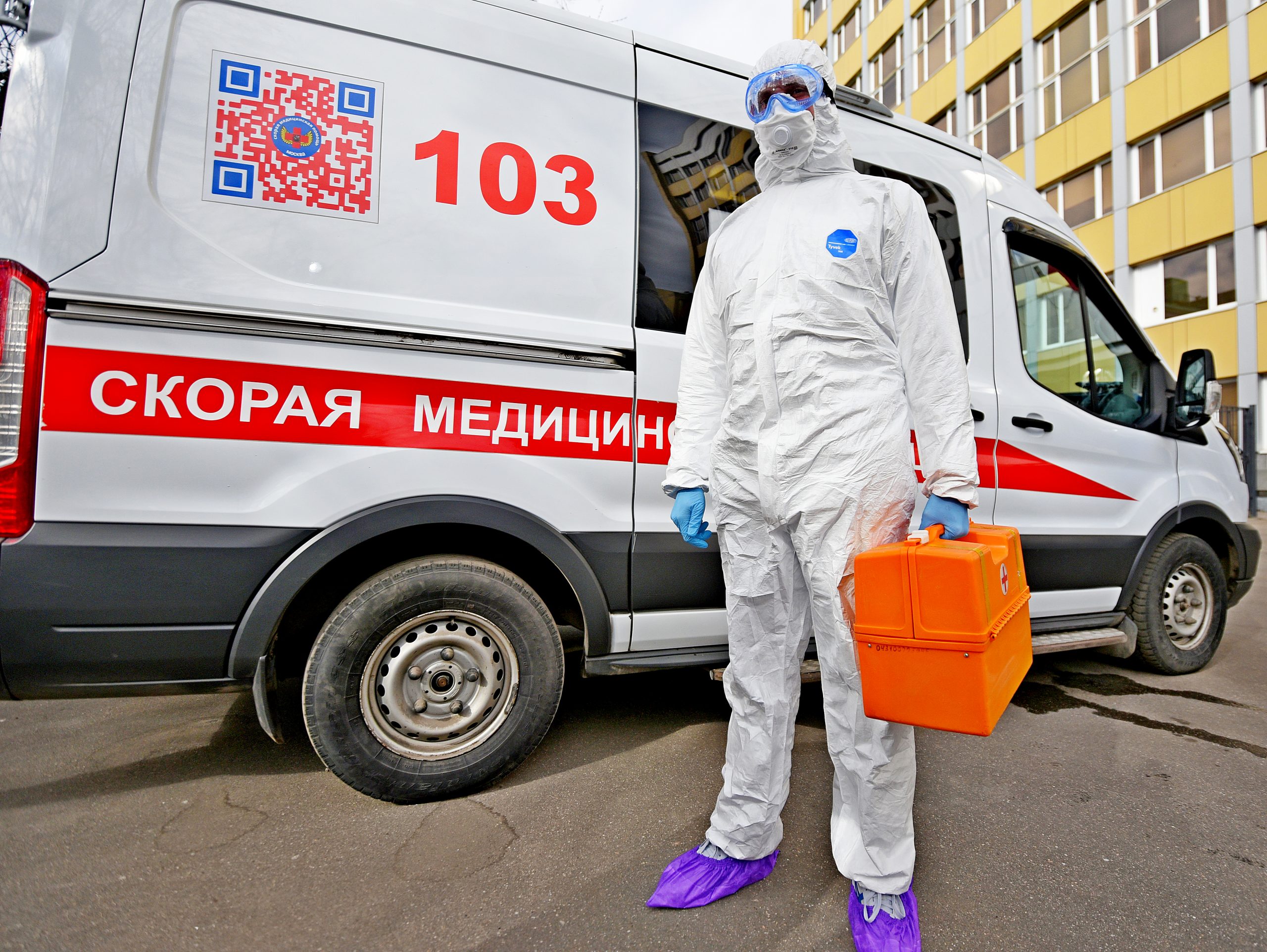 Московские врачи поставили почти 2,1 тысячи диагнозов COVID-19 за сутки