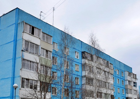 Правительство Москвы передало в собственность жителей 150 нежилых помещений в многоквартирных домах. Фото: Анна Быкова