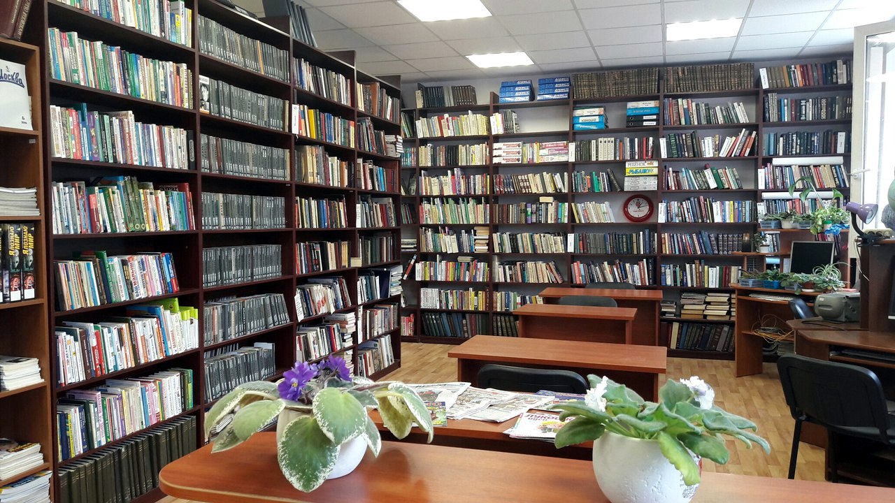 Книжную экспозицию представили в библиотеке №2 в Троицке