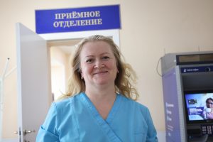 На фото: медсестра Елена Грищук 