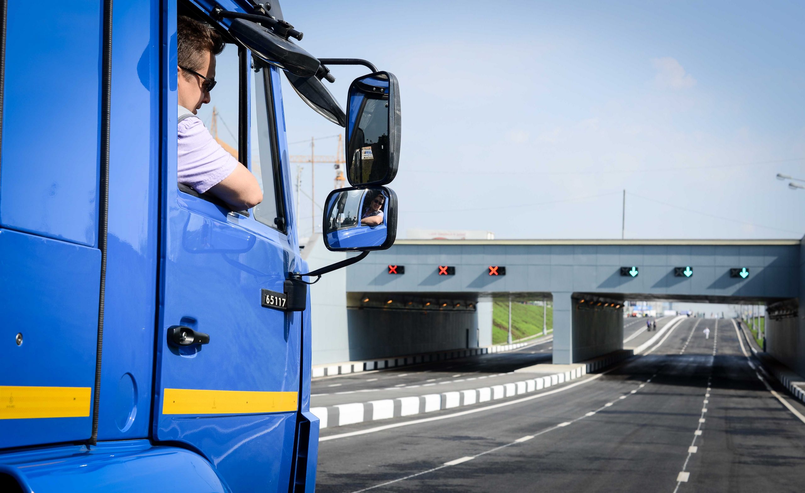 Ввод ограничений для грузовиков массой более 3,5 тонны отложили в Москве