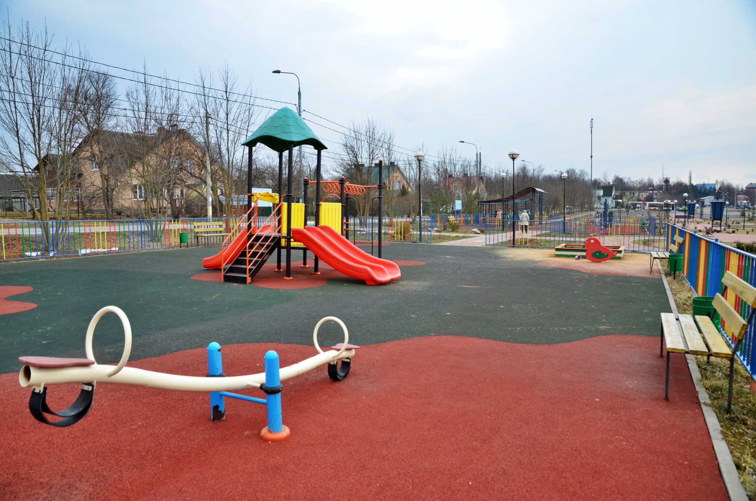 Работы по размещению детской площадки провели в поселении Роговское