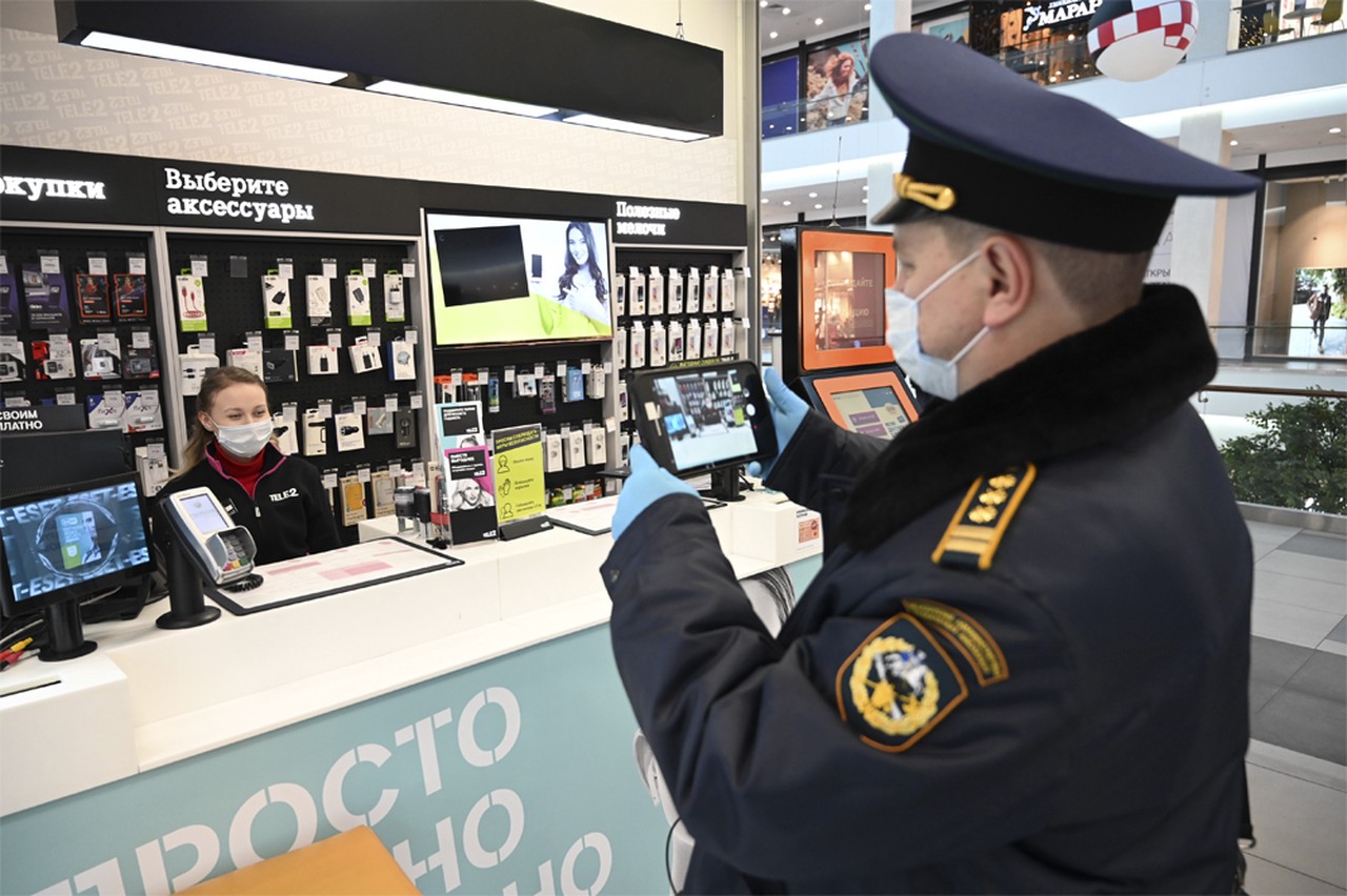 Восемь объектов оптово-розничной торговли проверили в Москве с целью пресечения правонарушений