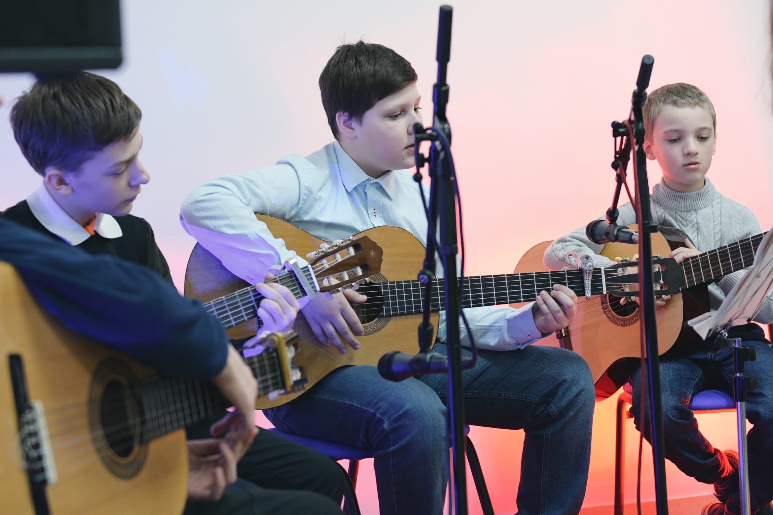 Открытый урок студии акустической гитары прошел в Культурном центре «Киевский»