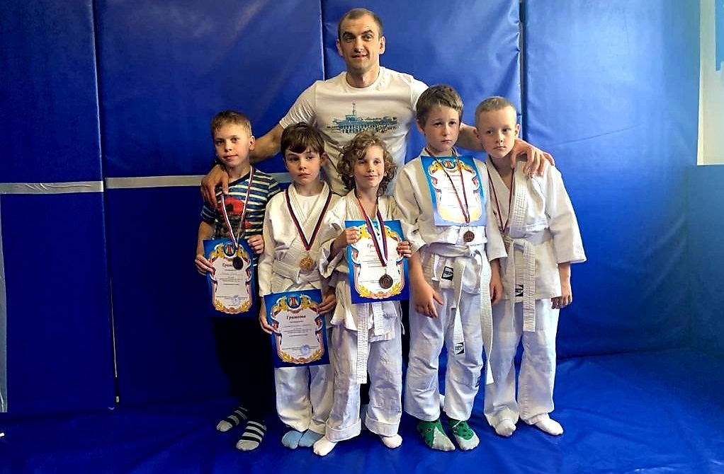 Юные спортсмены из Внуковского стали призерами турнира по самбо
