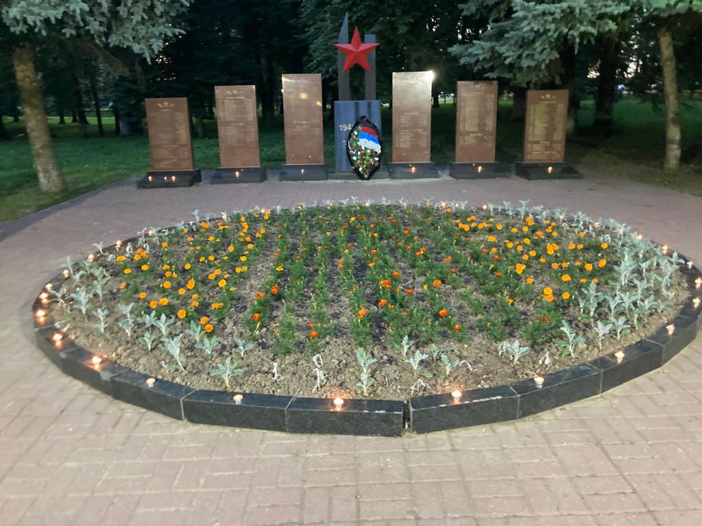 Акция «Свеча памяти» прошла в мемориальном комплексе в Щапово