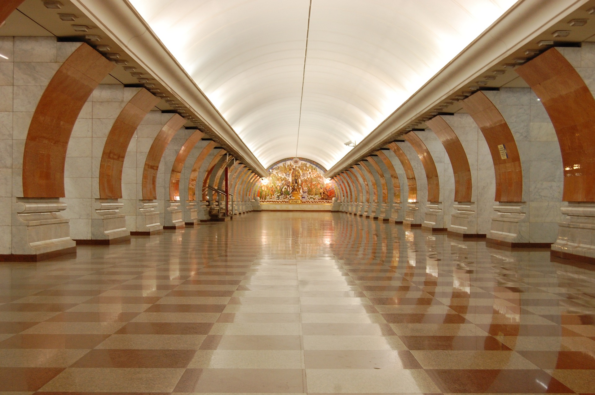 Скульптурной работой украсят станцию метро «Новомосковская»