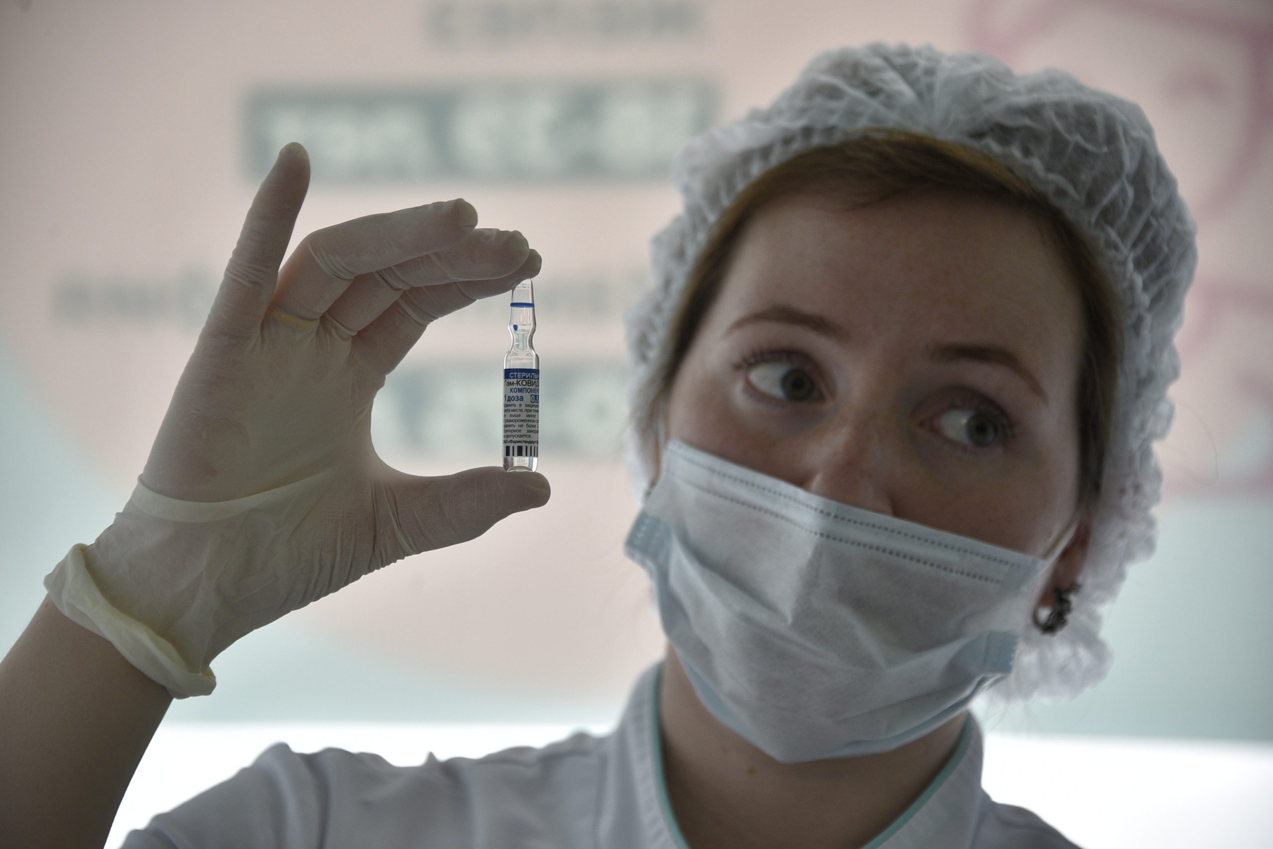 За минувшие сутки в России зарегистрировали 23 120 случаев коронавирусом. Фото: Пелагия Замятина, «Вечерняя Москва»