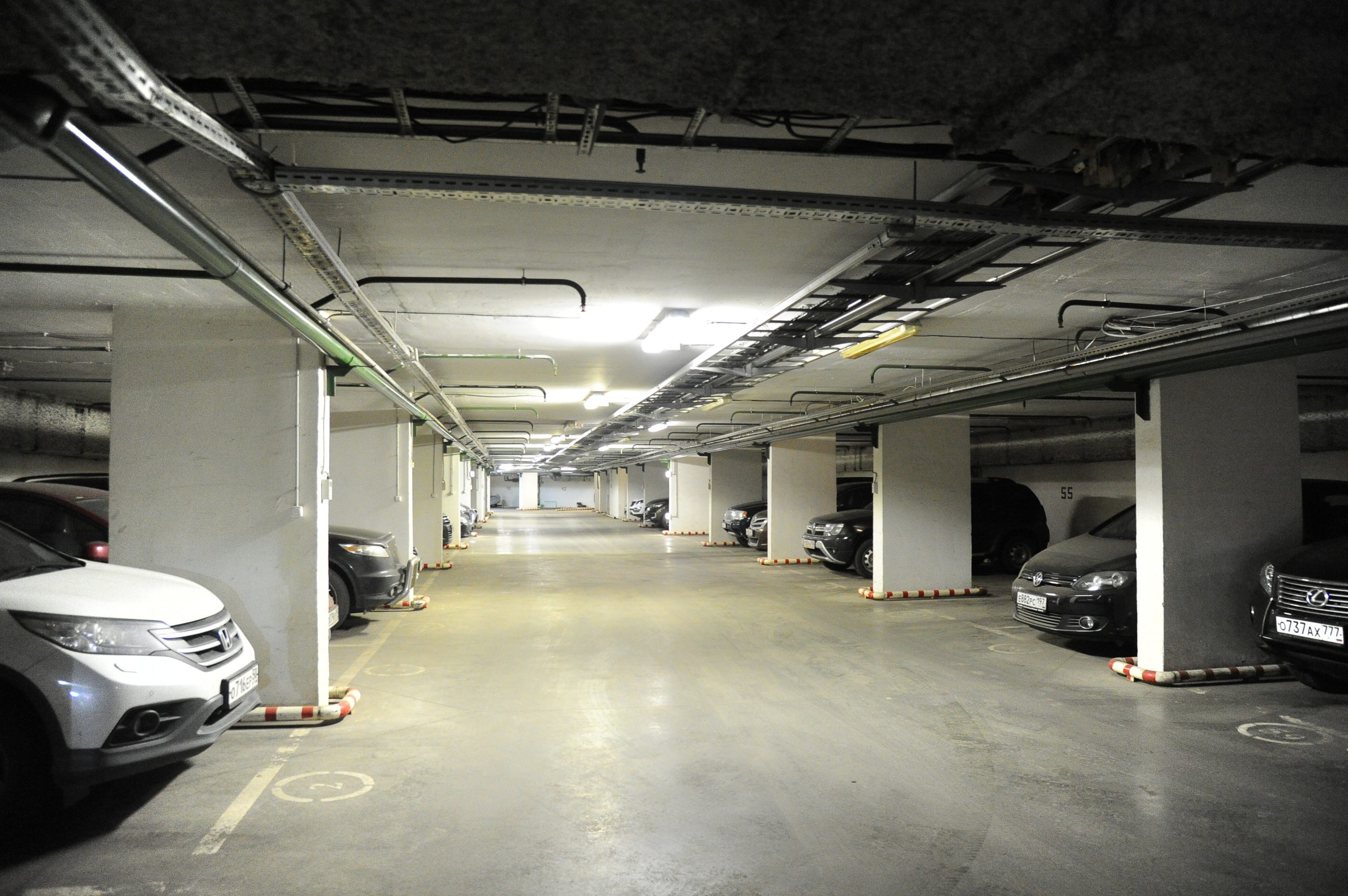 Москвичи арендовали более 170 машино-мест домовых паркингов