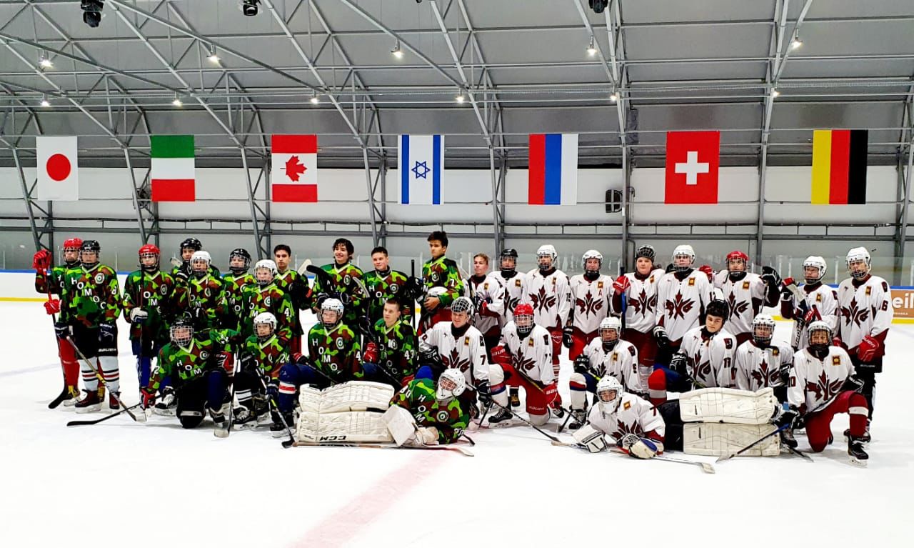 Спортсмены из Кленовского приняли участие в товарищеском матче по хоккею