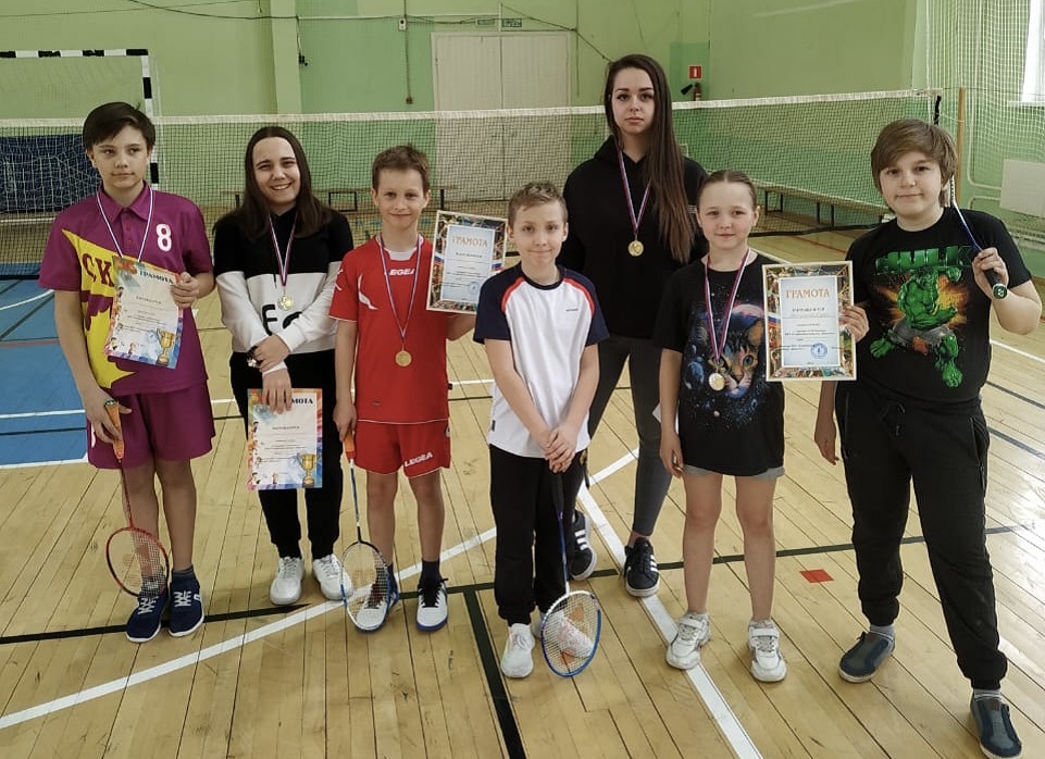 Юные спортсмены из Кленовского подготовились к соревнованиям по бадминтону