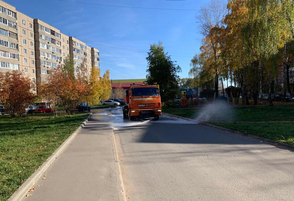 Промывка дорог прошла в поселении Рязановское