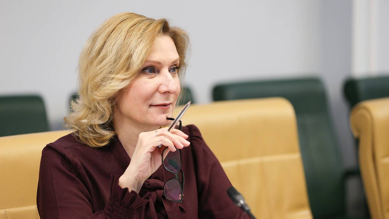 Сенатор Святенко: Портал «Мой семейный центр» помогает в решении проблем детей и родителей в Москве